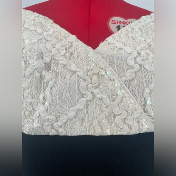 Vintage 1980s Lacey Sequined Off The Shoulder Cocktail Dress / Party Dresses - Picture 8 of 13